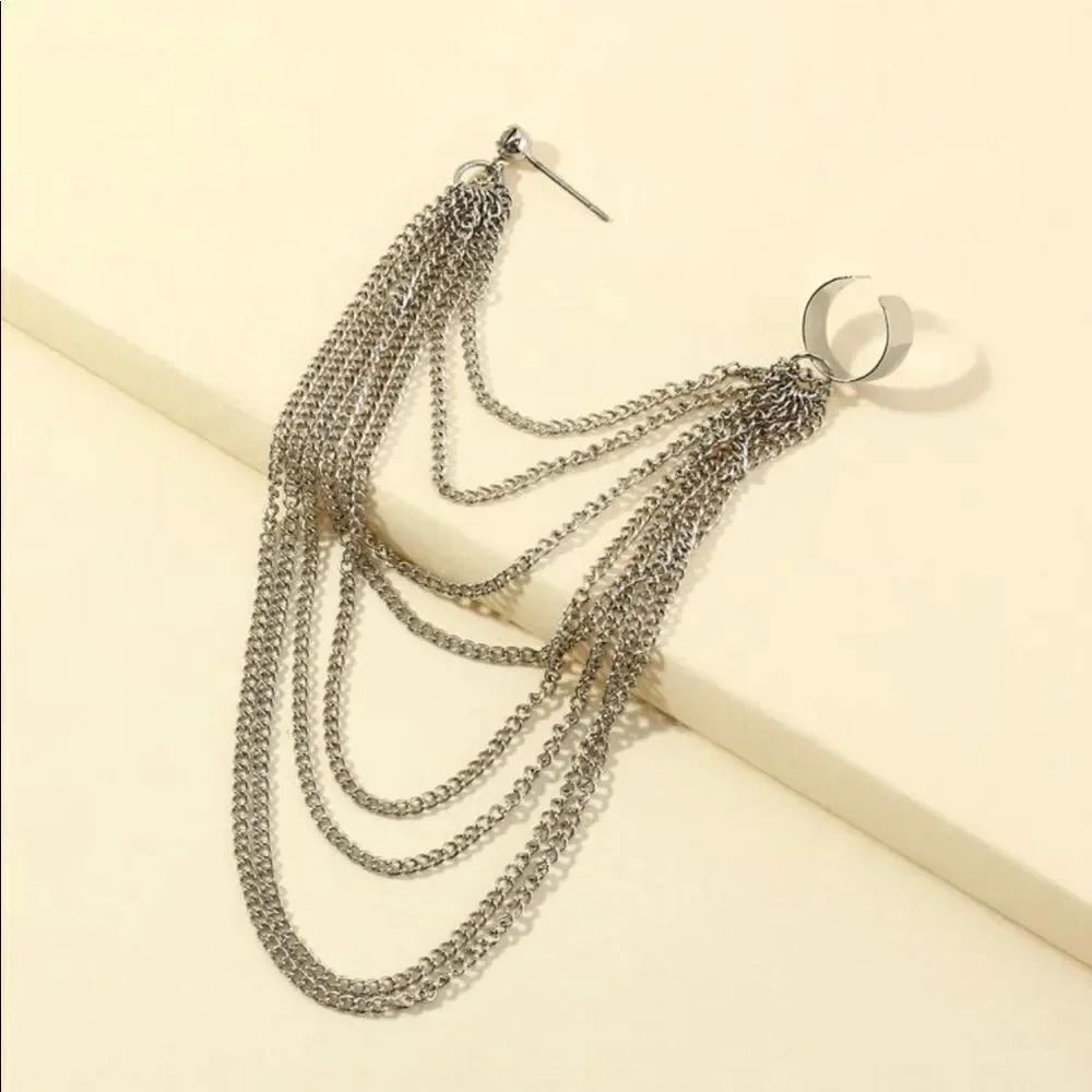 Draped Chain Earcuff  - Picture 3 of 4